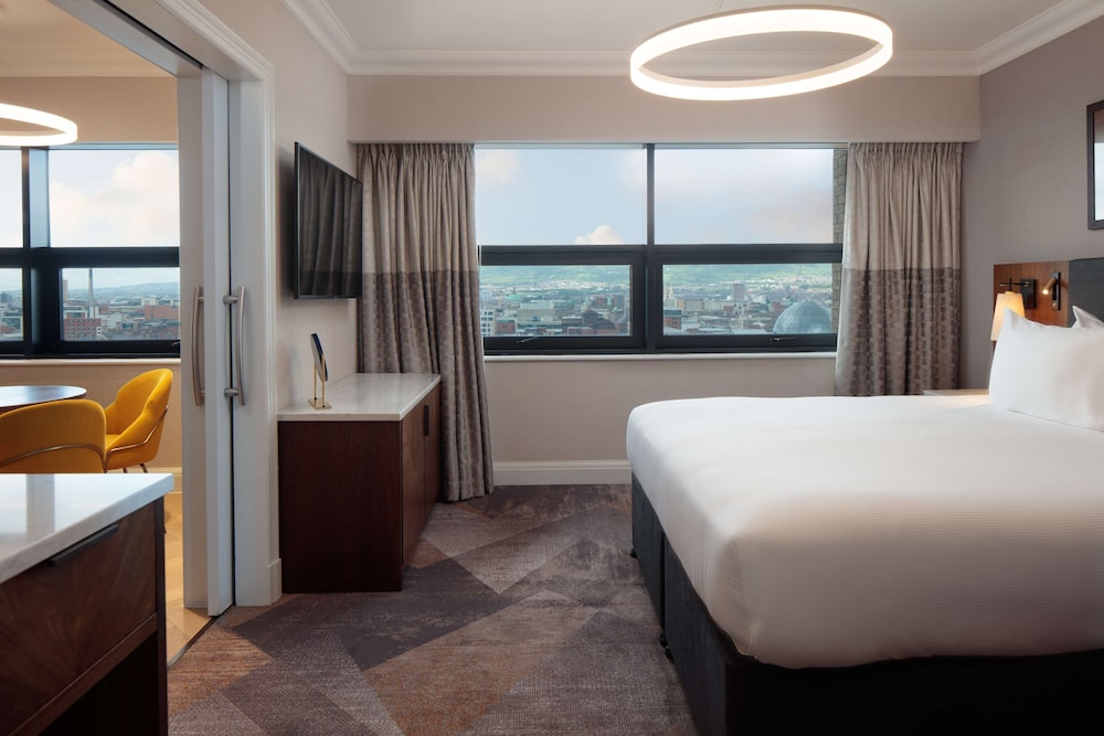 Executive Suite, 1 King Bed - Photo 6