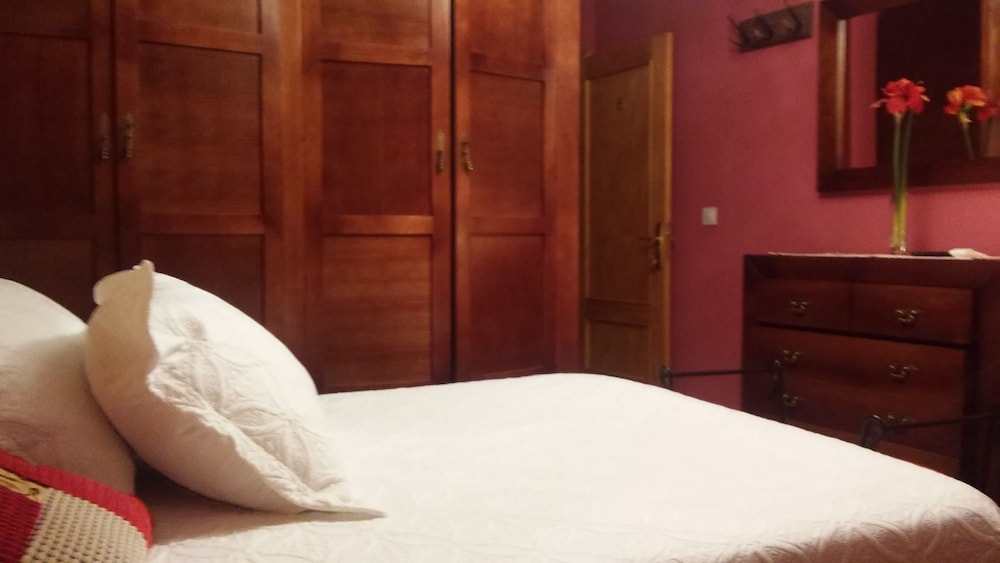 Family Apartment, 3 Bedrooms, Pets Allowed, Garden View