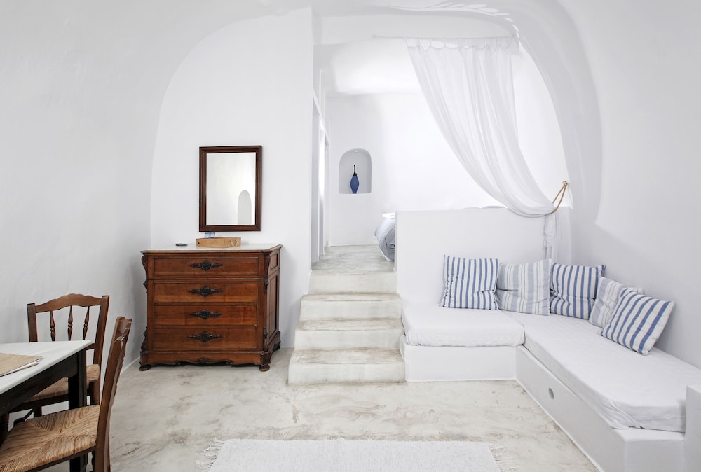 Superior Room (1-3 persons)