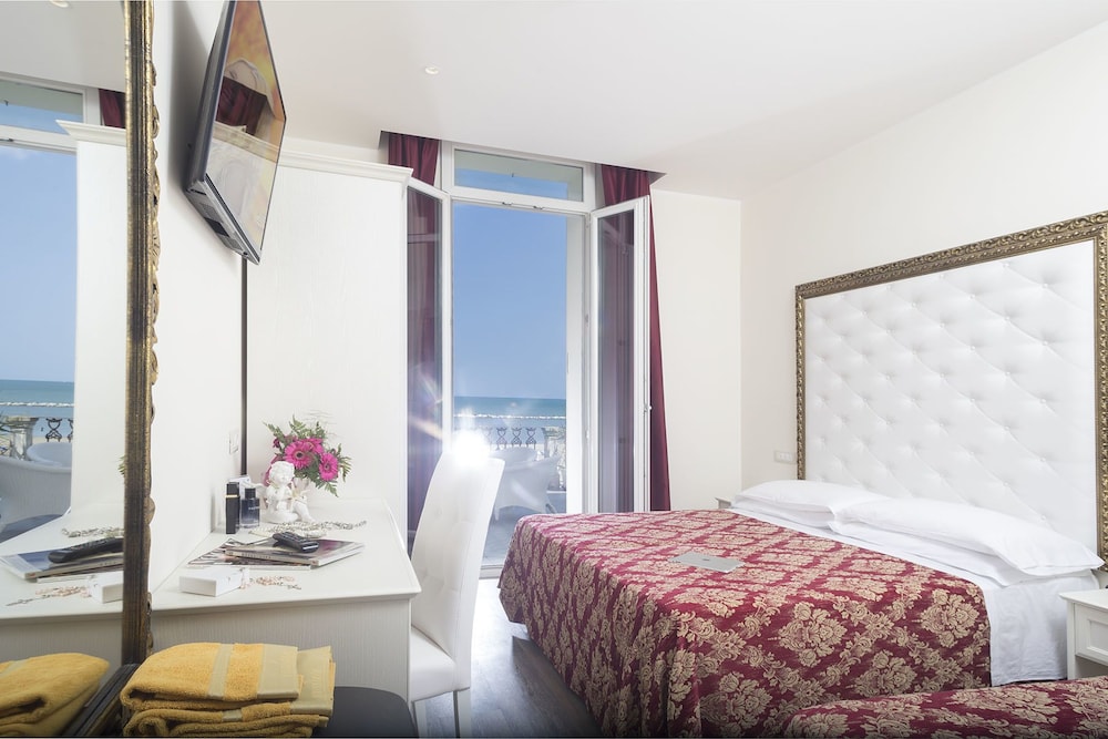 Superior Triple Room, Terrace, Sea View