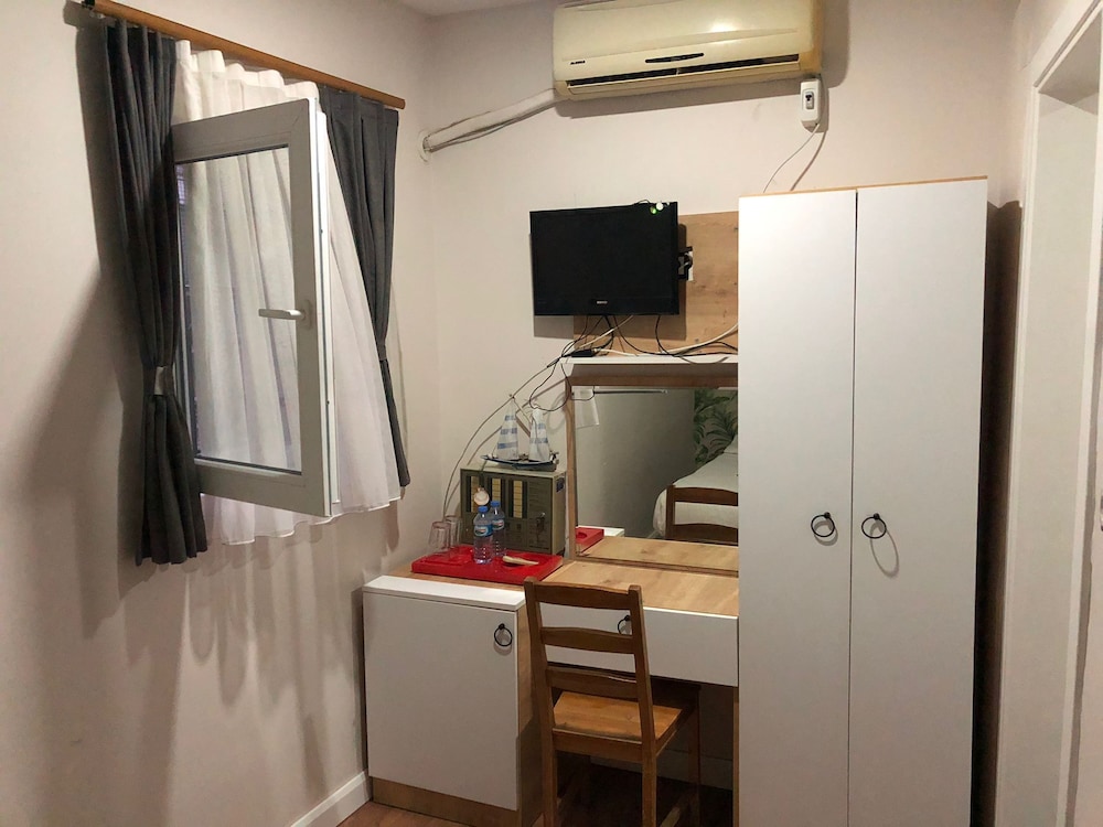 Standard Single Room, Smoking photo 2