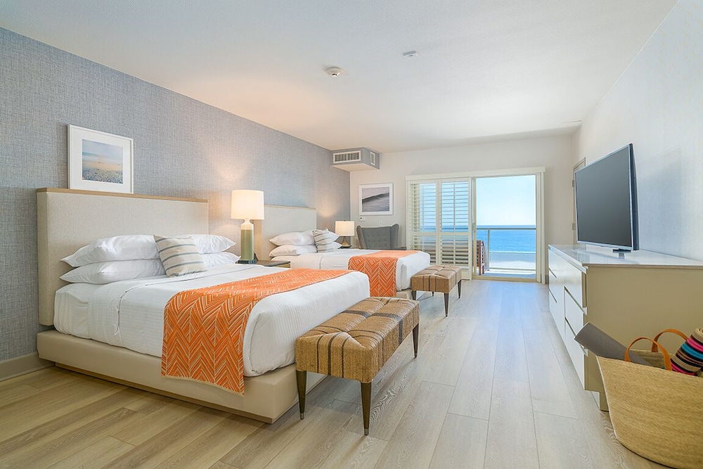 Standard Room, 2 Queen Beds, Partial Ocean View - Photo 1