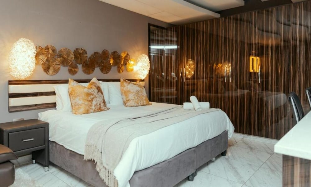 Deluxe Suite photo 1