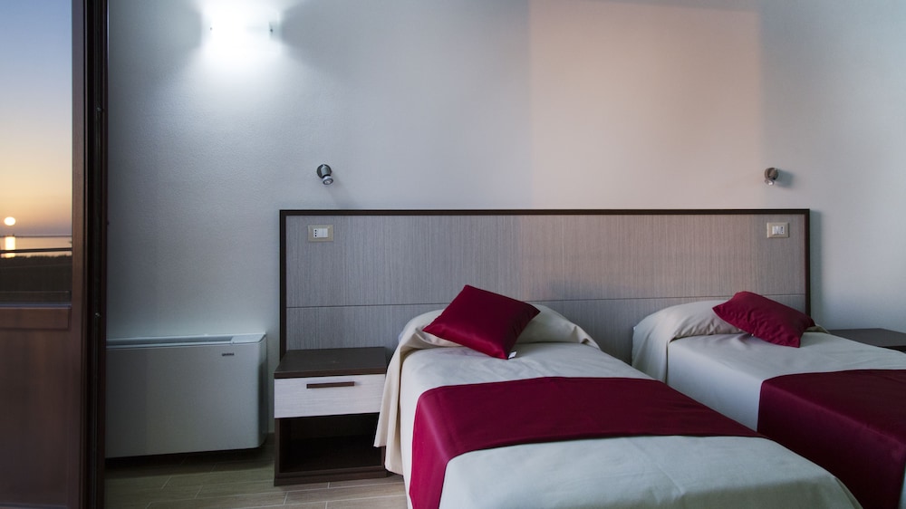 Family Quadruple Room, Sea View photo 3