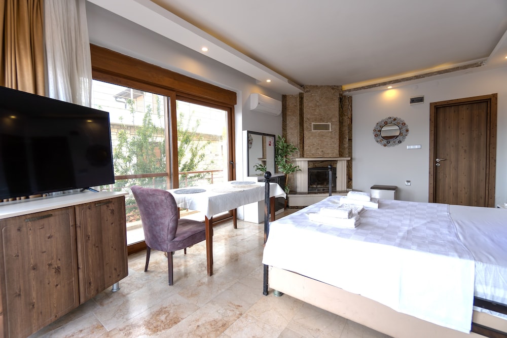 King Suite with Sea View photo 3