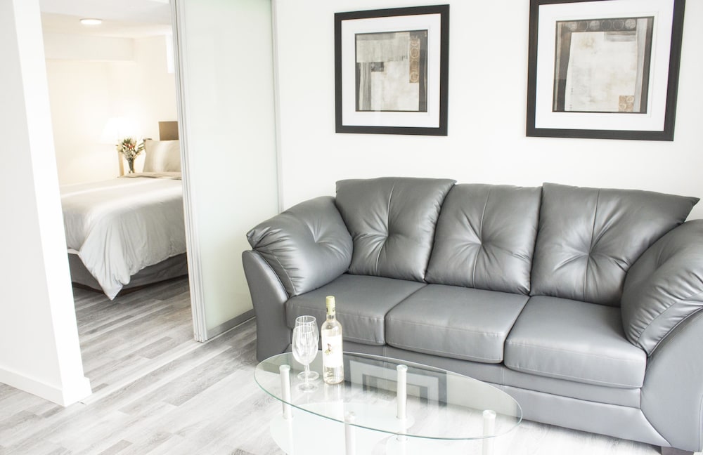 Luxury Suite, 1 Queen Bed with Sofa bed, Non Smoking, Lake View