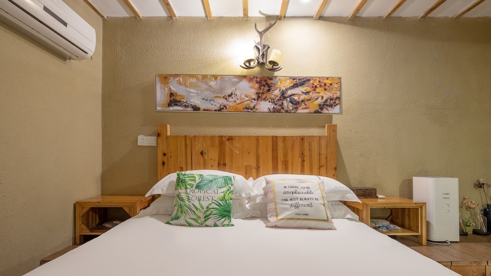 Deluxe Double Room (Mainland-Chinese Citizen Only) photo 3