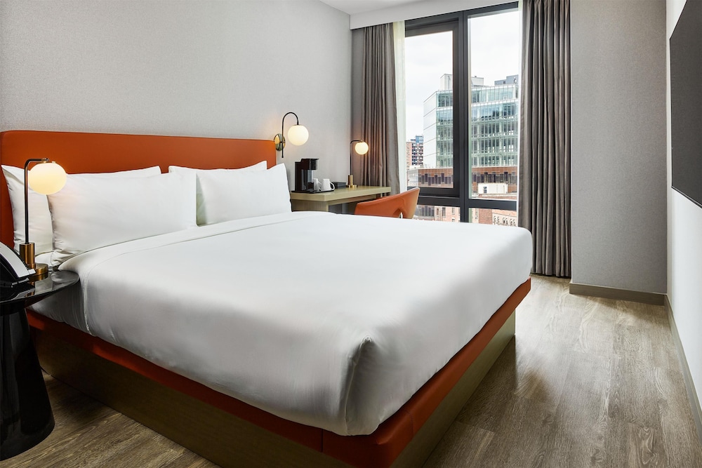 Room, 1 King Bed, Accessible, Patio (Hearing)