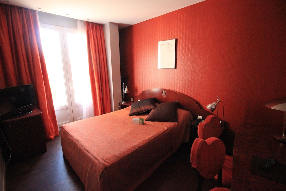 Standard Double or Twin Room - Photo 2
