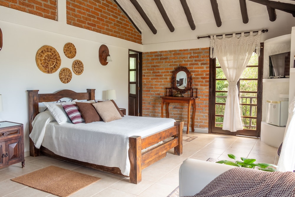 Traditional Suite, Refrigerator, Pool View photo 3