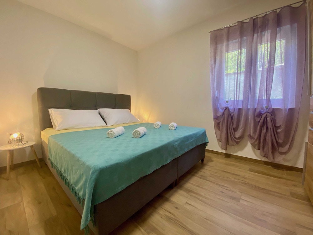 Apartment (Two Bedroom Apartment with Terrace) photo 2
