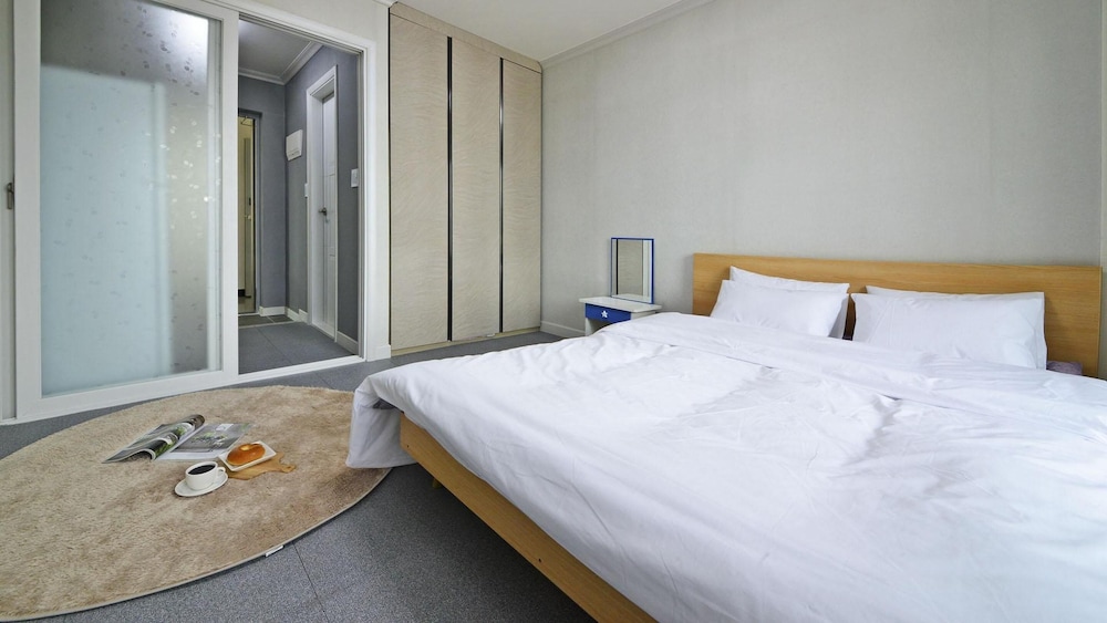 Basic Room, 1 Bedroom (204) - Photo 5