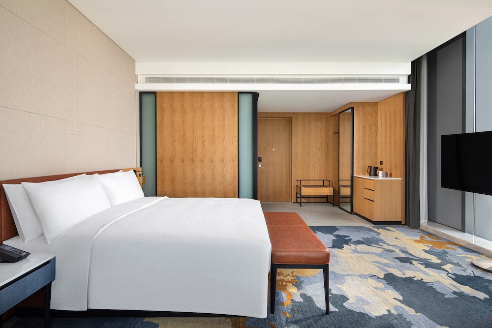 Premium Room, 1 King Bed, Corner