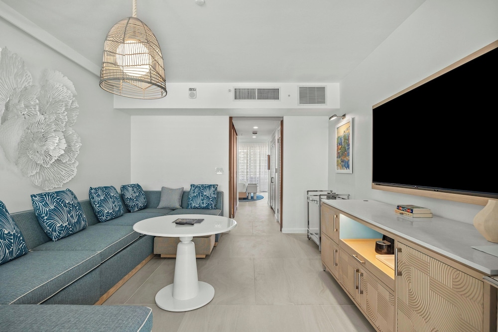 Deluxe Suite, 1 Bedroom, City View