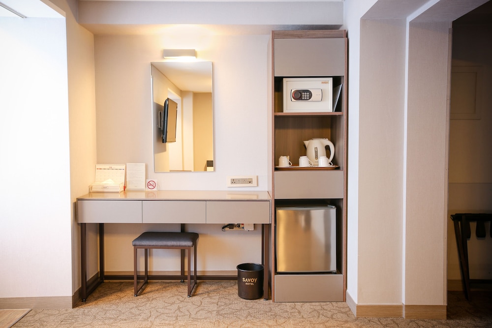 Family Suite (No Parking, additional fee occurs if number of people booked & staying are different) - Photo 11