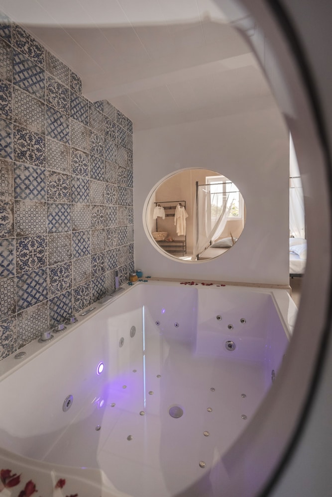 Luxury Studio Suite photo 2