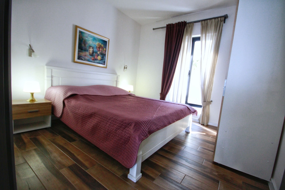 Deluxe Apartment, 1 Bedroom, Sea View, Beachfront (2)