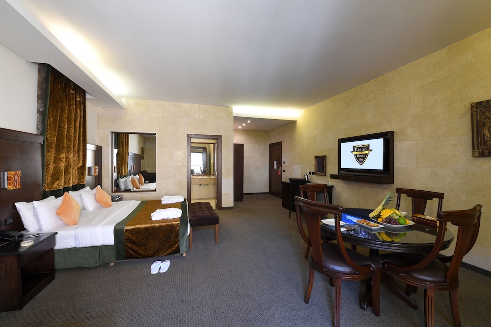 Deluxe Double Room - Photo 2