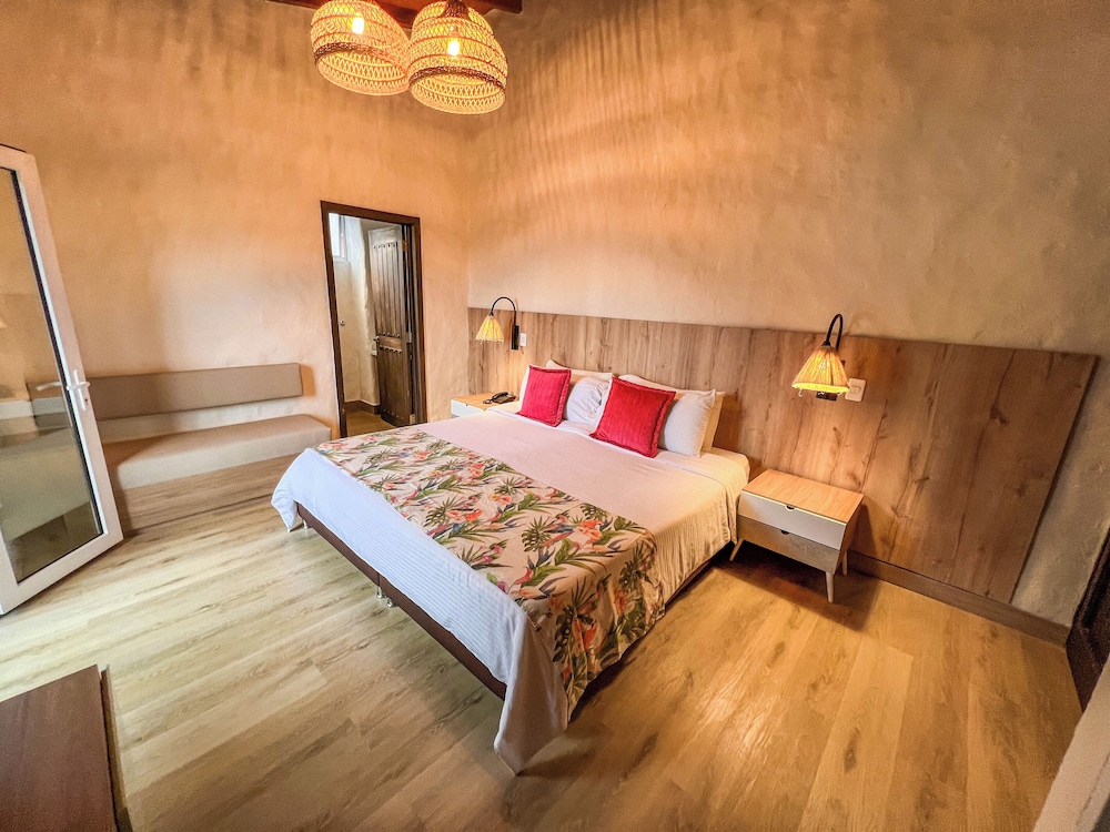 Superior Double Room, 1 Double Bed, Balcony, City View photo 3