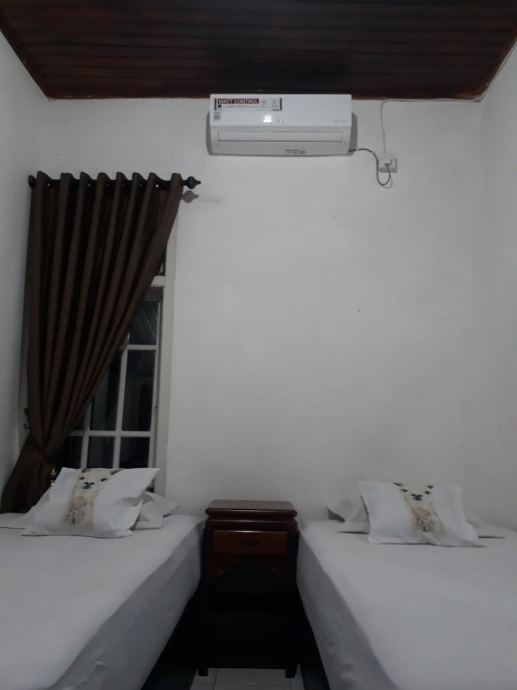 Twin Room - Photo 10