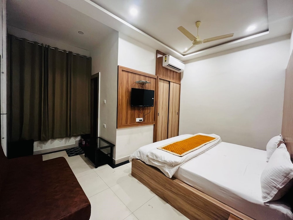 Luxury Double Room, City View