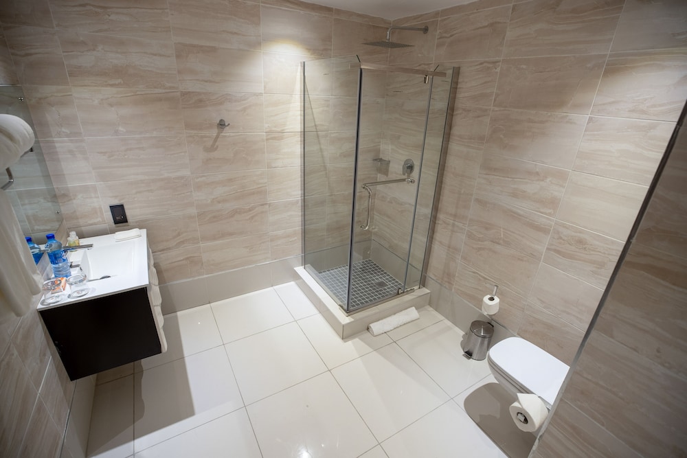 Executive Room - Photo 5