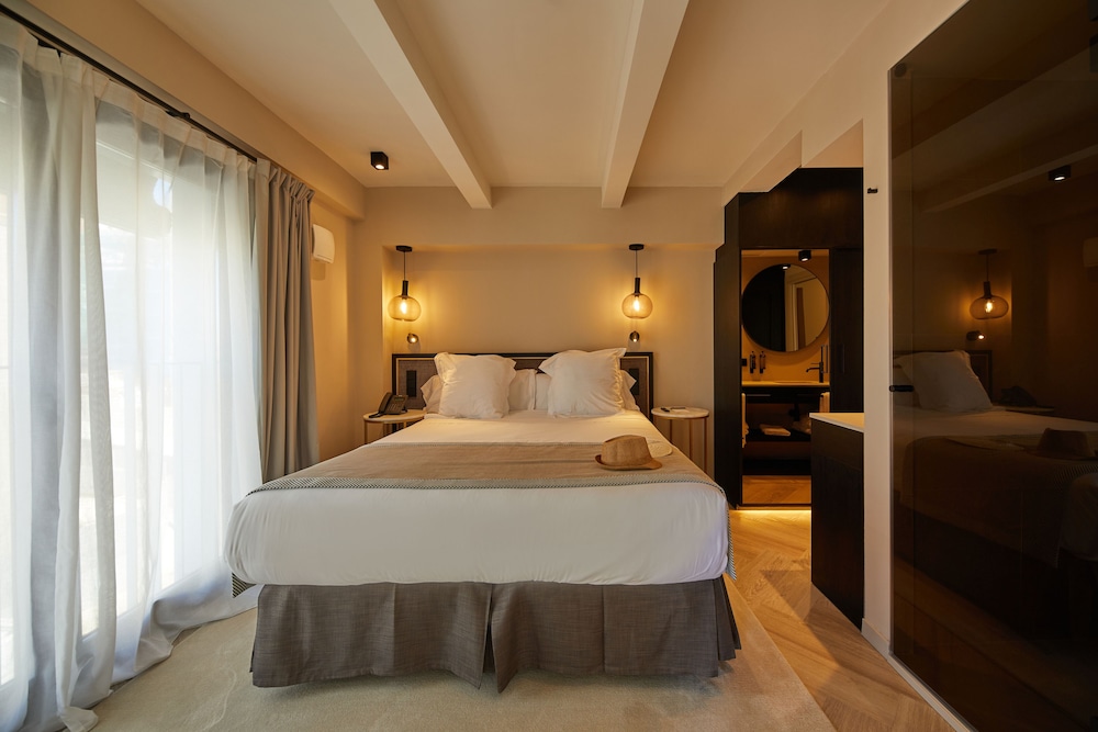 Junior Suite, Balcony, Partial Sea View
