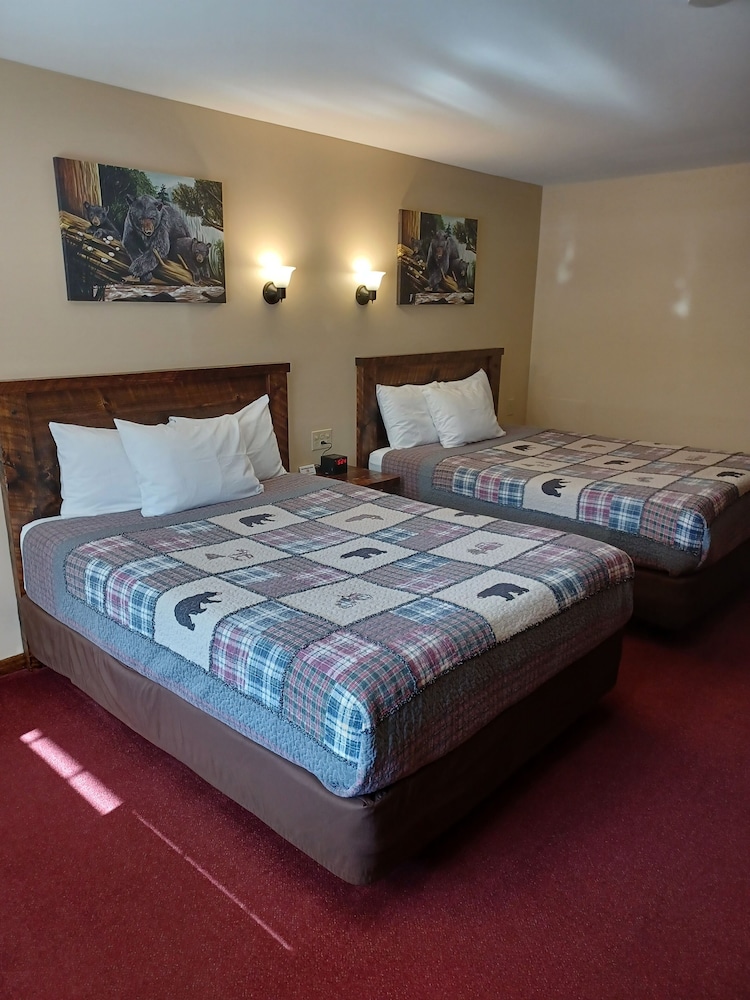 Room, 2 Queen Beds photo 1