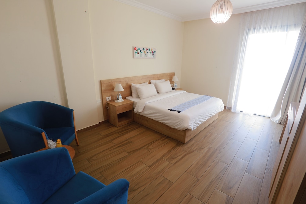 Standard Room photo 3
