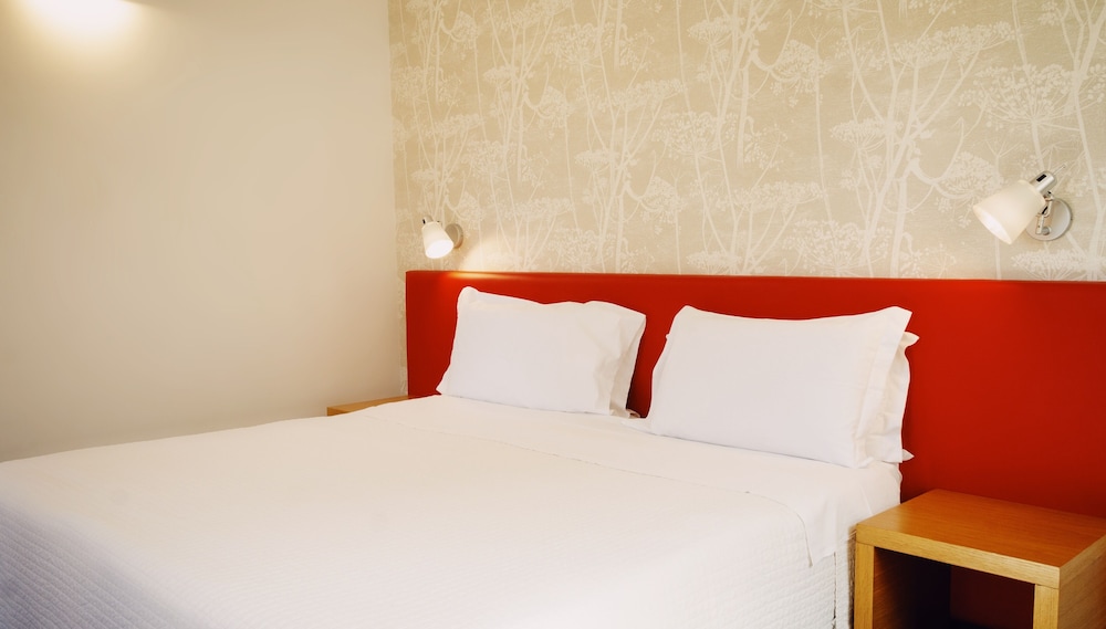 Deluxe Double or Twin Room, Garden View, Tower photo 3