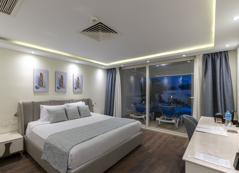 Signature Suite (Posh Club)