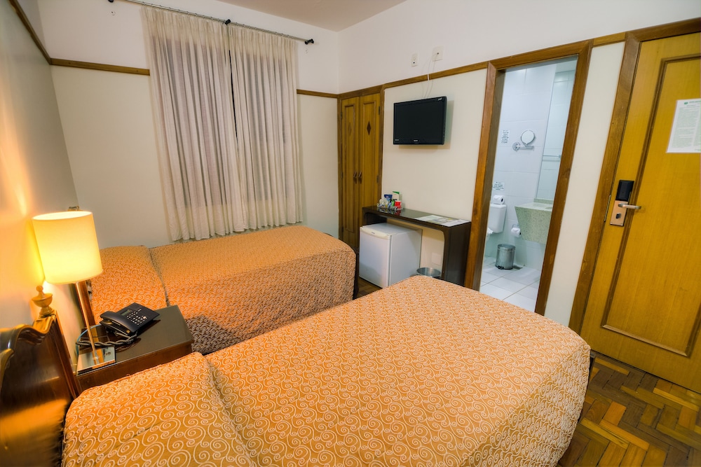 Standard Twin Room photo 3
