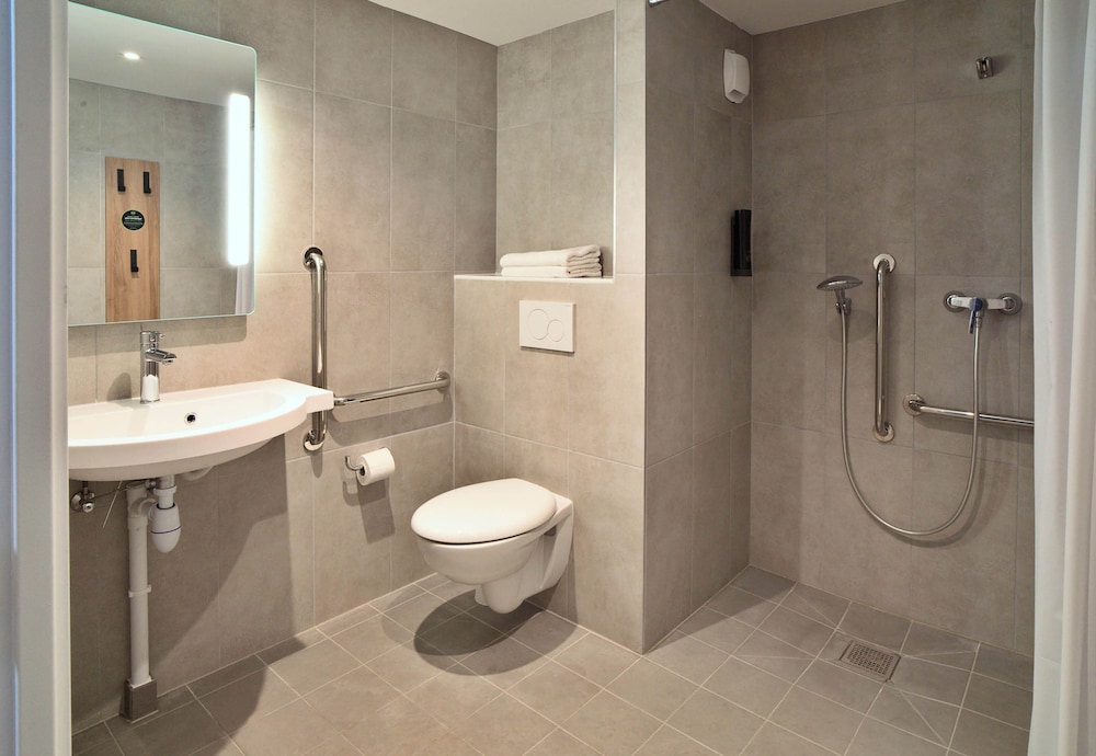 Standard Double Room, 1 Double Bed, Mobility Accessible, Non Smoking - Photo 4
