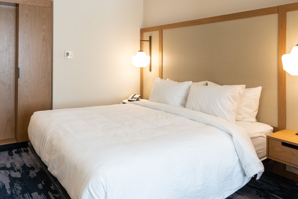 Room, 1 King Bed - Photo 2