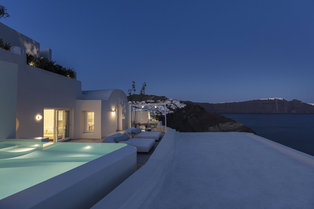 Two Bedroom Villa with Infinity Pool