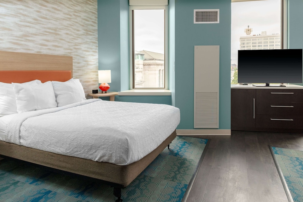 Studio Suite, 1 Queen Bed, Accessible (Roll-In Shower)