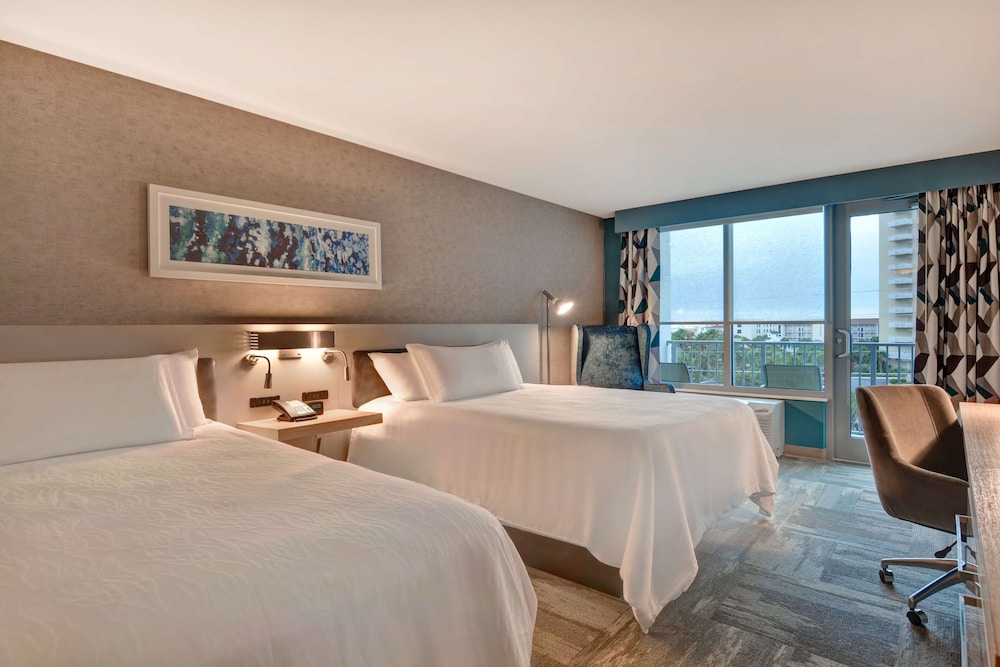 Room, 2 Queen Beds, Accessible (Roll-In Shower) - Photo 2