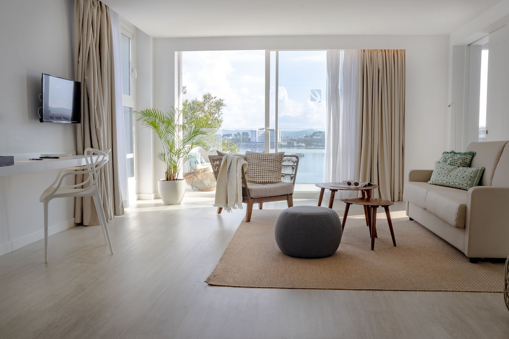 Suite, Balcony, Sea View photo 3