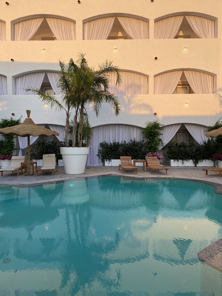 Superior Room, 1 Queen Bed, Pool View - Photo 4