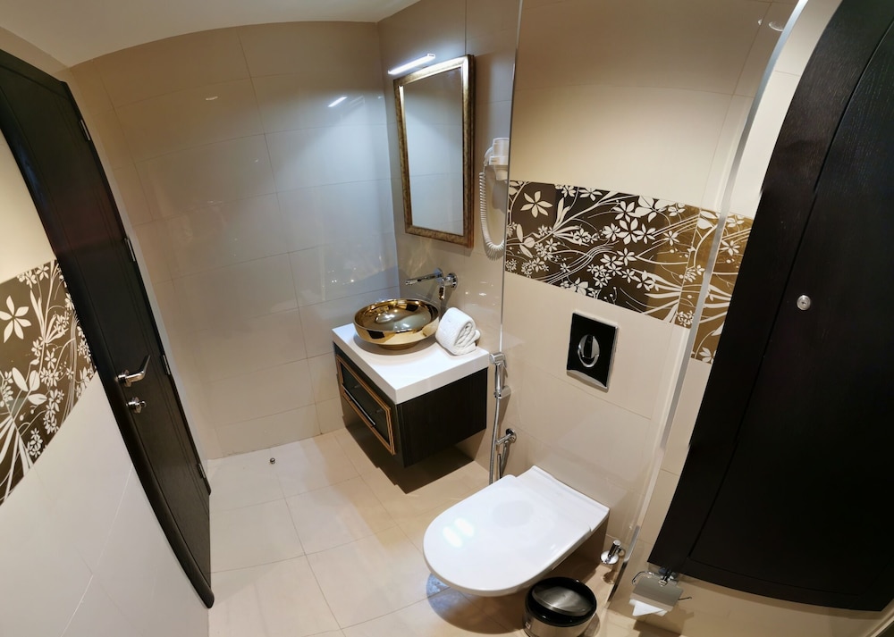 Classic Twin Room - Photo 13