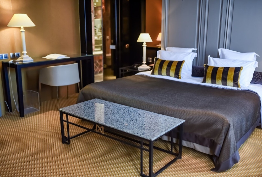 Deluxe Suite, Courtyard View photo 1