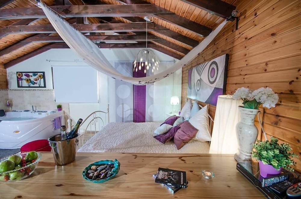 Deluxe Studio, 1 Bedroom, Hot Tub, Beach View photo 1