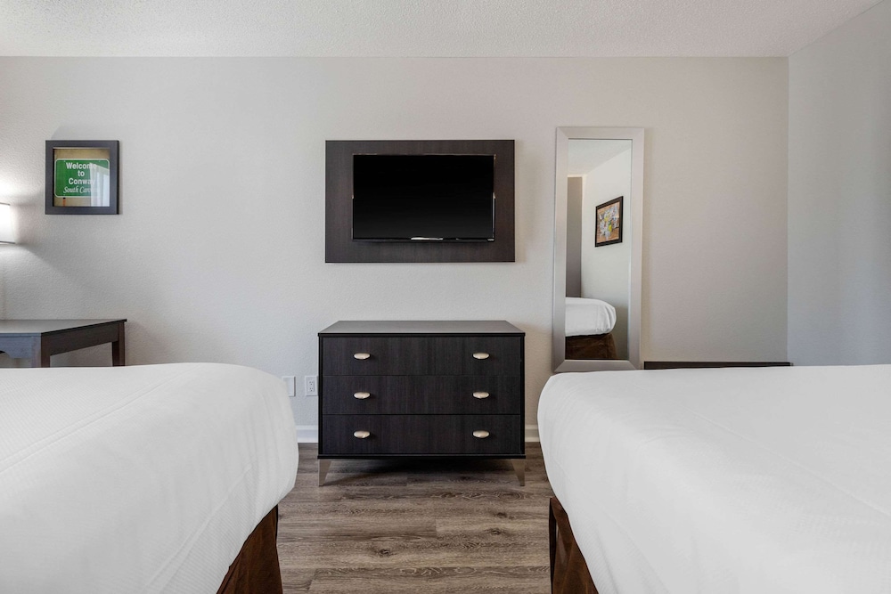 Standard Room, 2 Queen Beds, Non Smoking - Photo 4