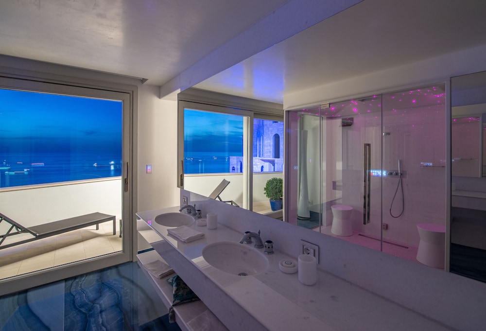 Suite, Terrace (251) photo 3