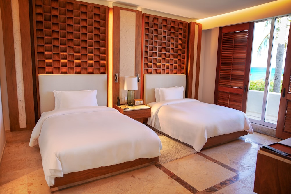 Master Suite Ocean Front Two Queen - Photo 1