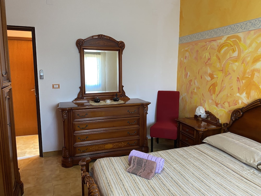 House, 4 Bedrooms, Smoking, Balcony