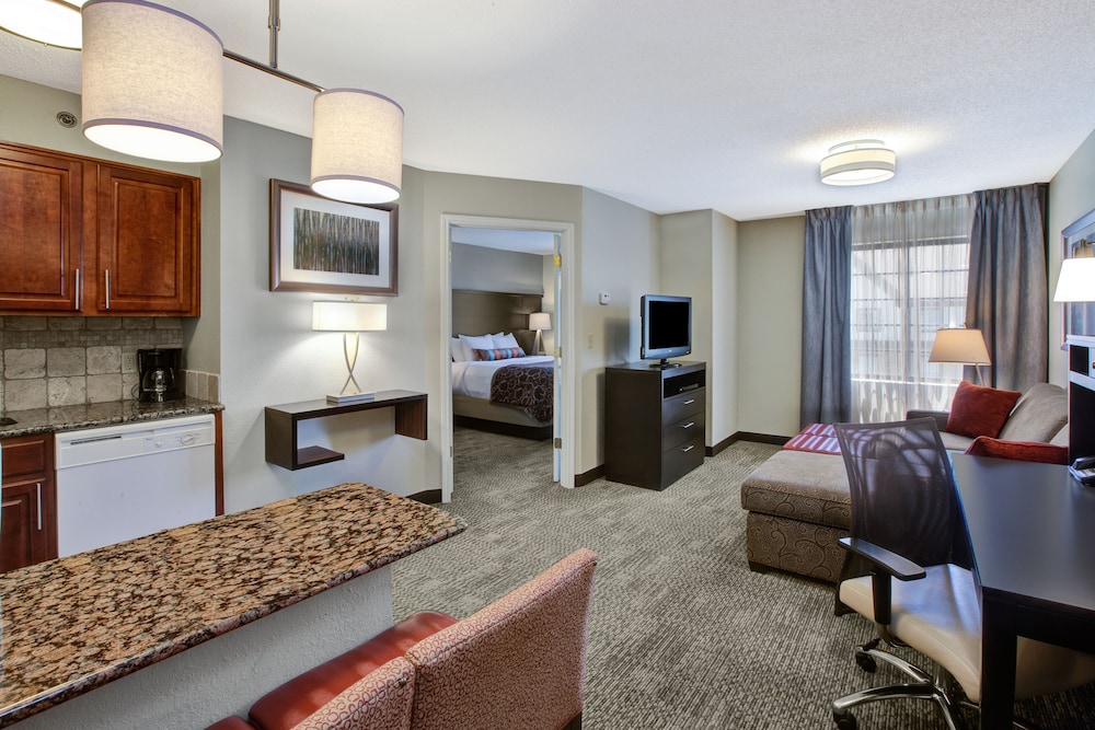 Suite, 1 Bedroom, Kitchen - Photo 1