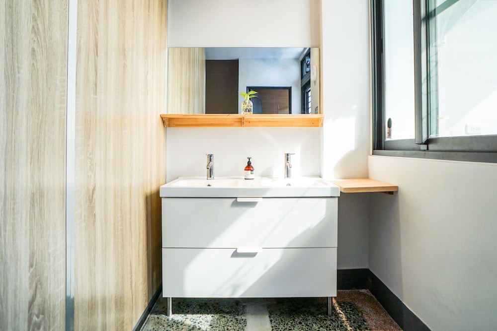 Standard Twin Room, Shared Bathroom photo 2