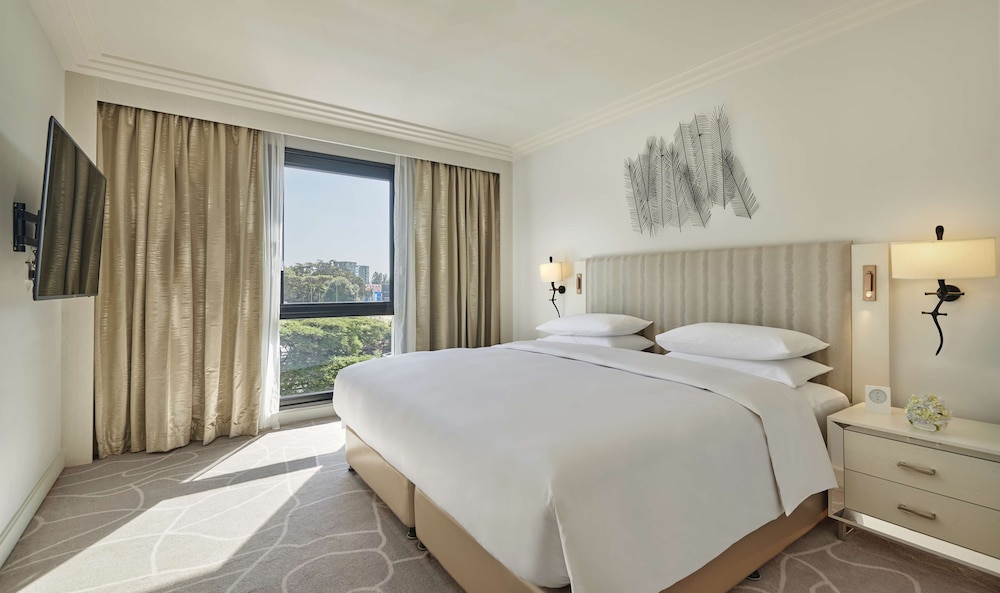 Suite, 1 King Bed (Regency) photo 1