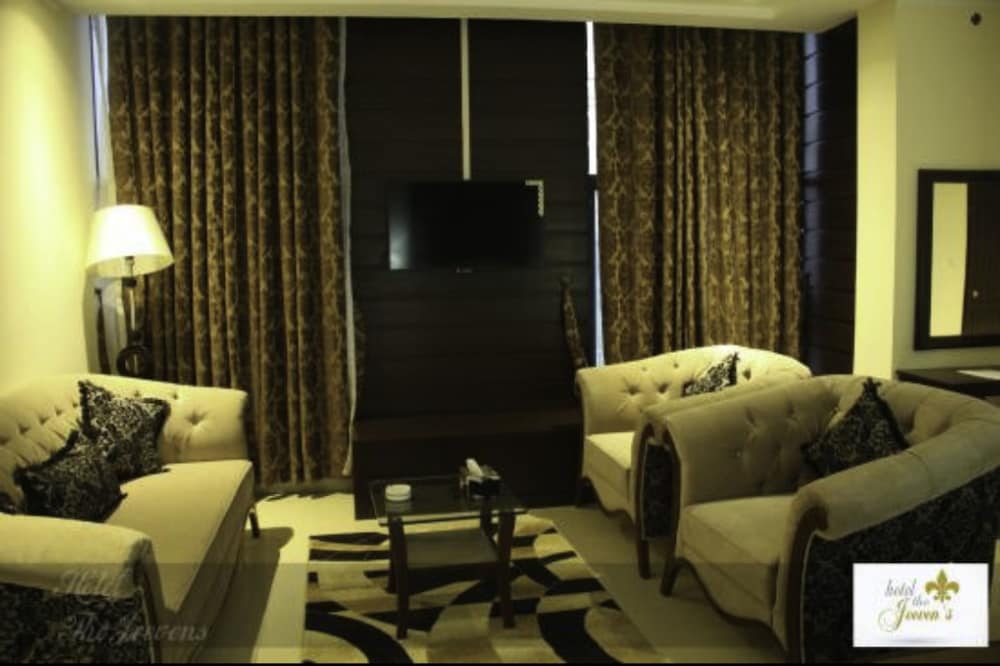 Executive Room - Photo 7